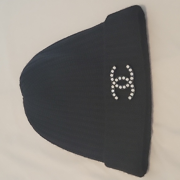 Chanel black cashmere beanie - Picture 1 of 6